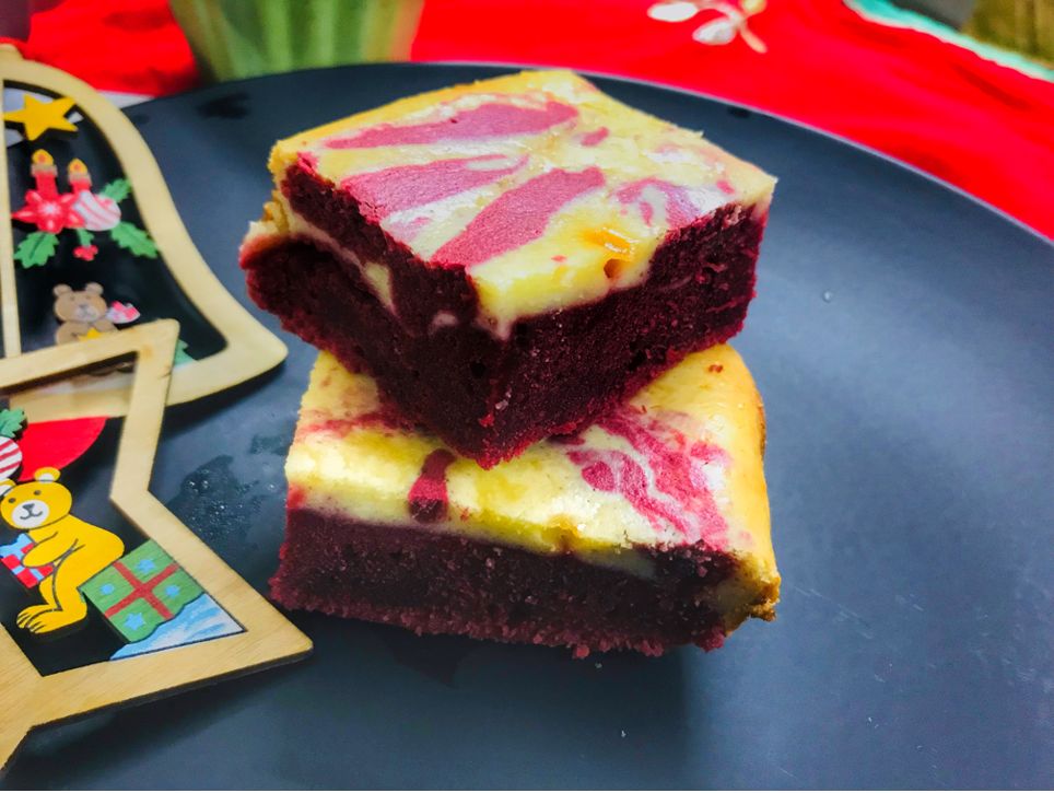 Red Velvet Cheese Cake Brownies