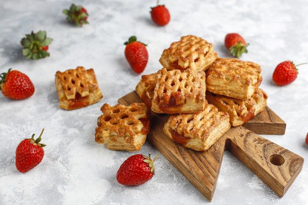Strawberry crackers