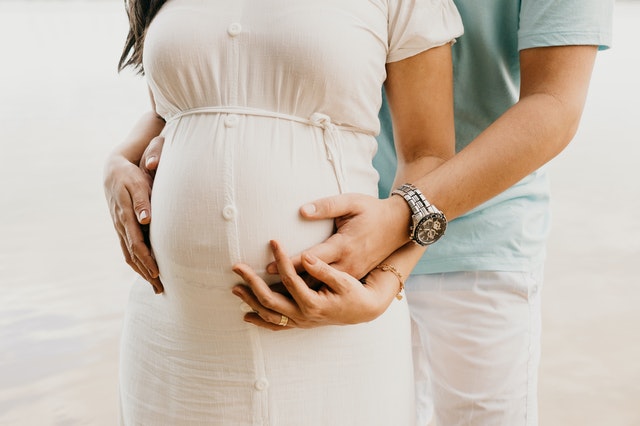 10 SIGNS TO LOOK FOR WHEN IN LABOUR