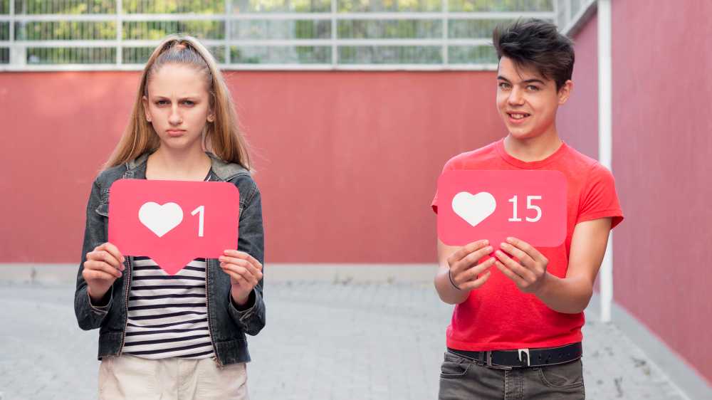 social media is impacting teenage life.