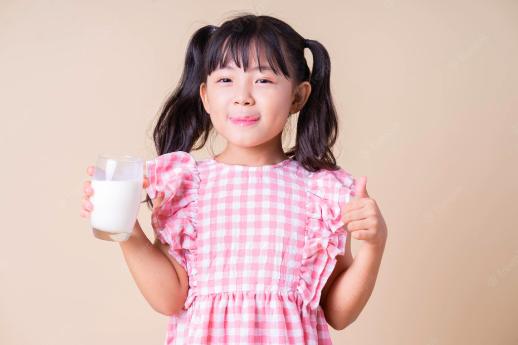 milk child drinking